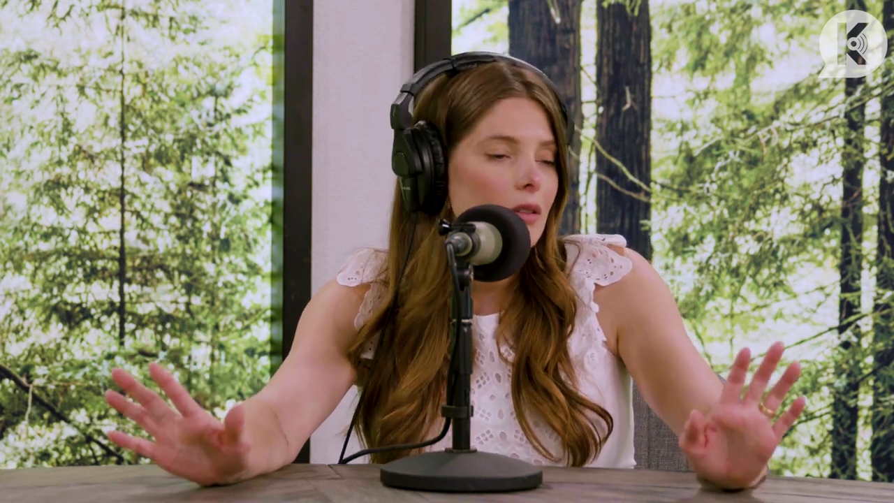 Ashley-Greene-dot-nl_TheTwilightEffect-Aflevering13EclipseRewatchPart1of3-4045.jpg