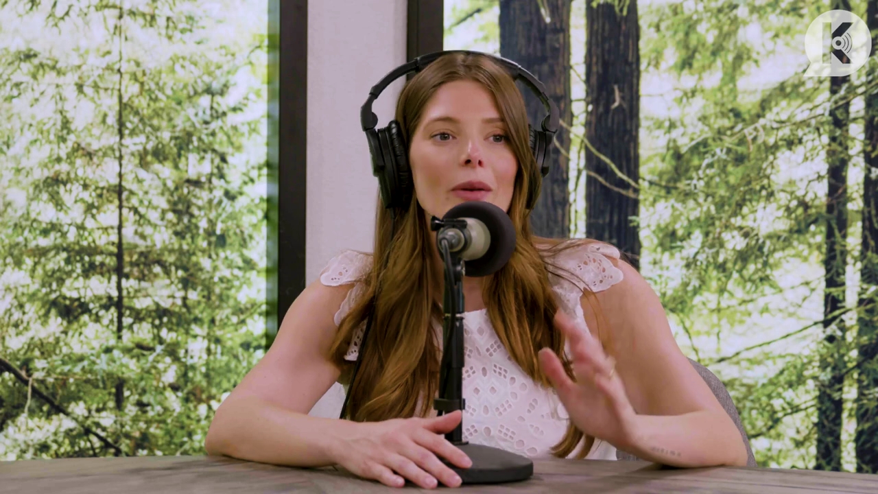 Ashley-Greene-dot-nl_TheTwilightEffect-Aflevering13EclipseRewatchPart1of3-4104.jpg