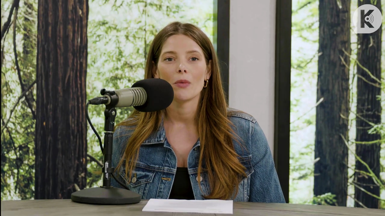 Ashley-Greene-dot-nl_TheTwilightEffect-Aflevering14EclipseRewatchPart2of3-0029.jpg Ashley-Greene-dot-nl_TheTwilightEffect-Aflevering14EclipseRewatchPart2of3-0029.jpg