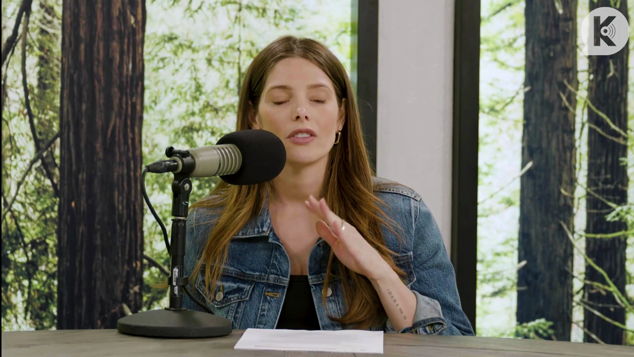 Ashley-Greene-dot-nl_TheTwilightEffect-Aflevering14EclipseRewatchPart2of3-0030.jpg