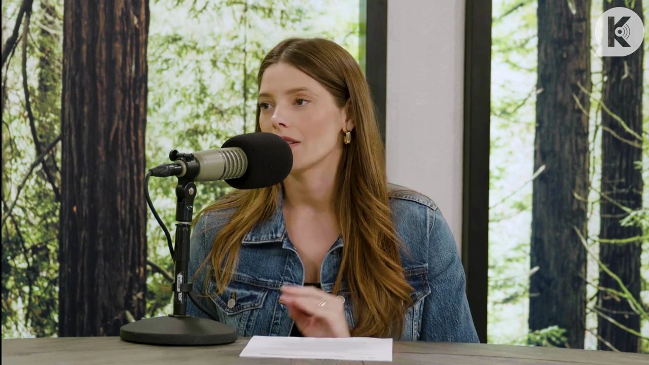 Ashley-Greene-dot-nl_TheTwilightEffect-Aflevering14EclipseRewatchPart2of3-0036.jpg