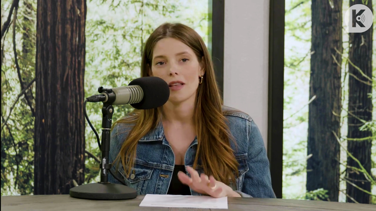 Ashley-Greene-dot-nl_TheTwilightEffect-Aflevering14EclipseRewatchPart2of3-0037.jpg