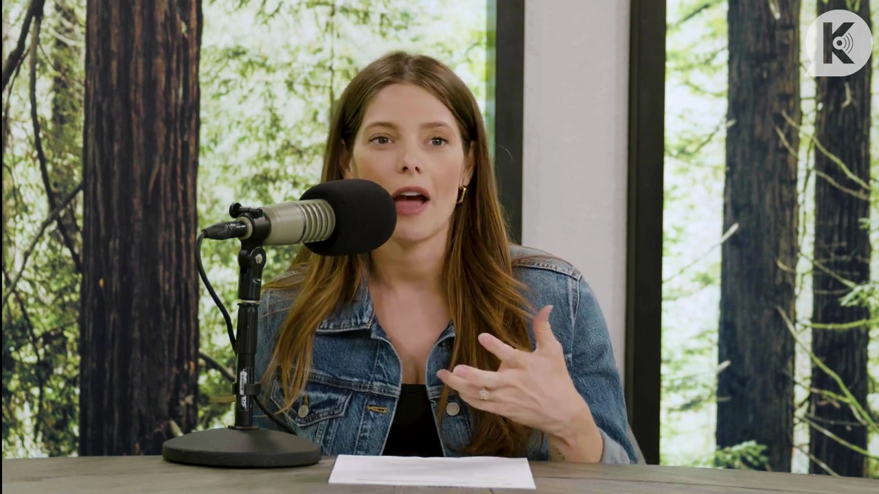 Ashley-Greene-dot-nl_TheTwilightEffect-Aflevering14EclipseRewatchPart2of3-0040.jpg