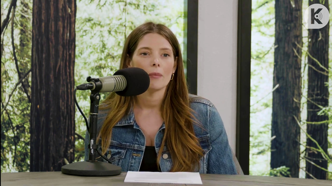 Ashley-Greene-dot-nl_TheTwilightEffect-Aflevering14EclipseRewatchPart2of3-0041.jpg