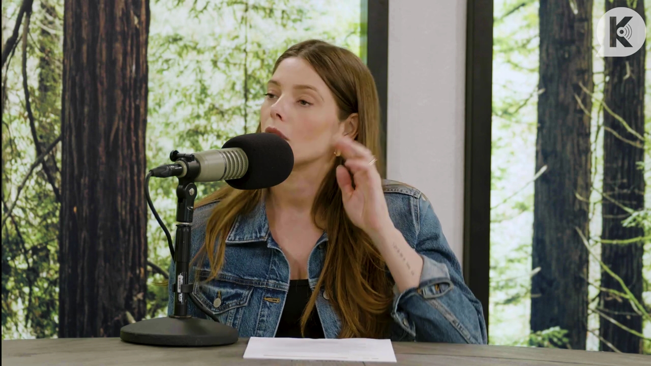 Ashley-Greene-dot-nl_TheTwilightEffect-Aflevering14EclipseRewatchPart2of3-0043.jpg