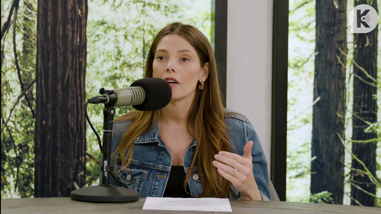 Ashley-Greene-dot-nl_TheTwilightEffect-Aflevering14EclipseRewatchPart2of3-0044.jpg