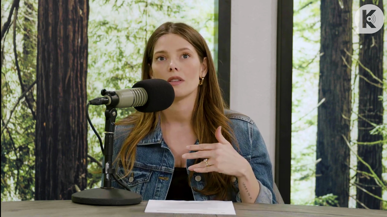 Ashley-Greene-dot-nl_TheTwilightEffect-Aflevering14EclipseRewatchPart2of3-0045.jpg