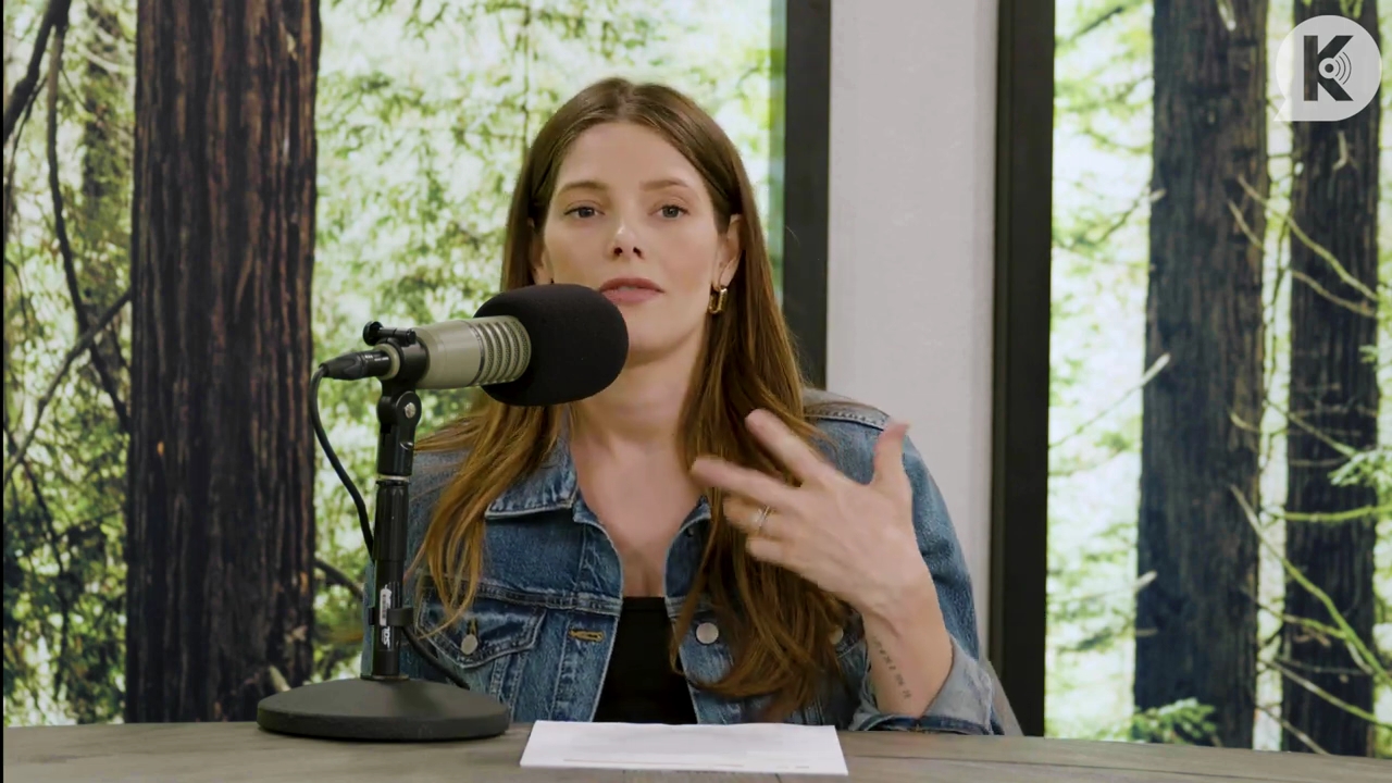 Ashley-Greene-dot-nl_TheTwilightEffect-Aflevering14EclipseRewatchPart2of3-0047.jpg