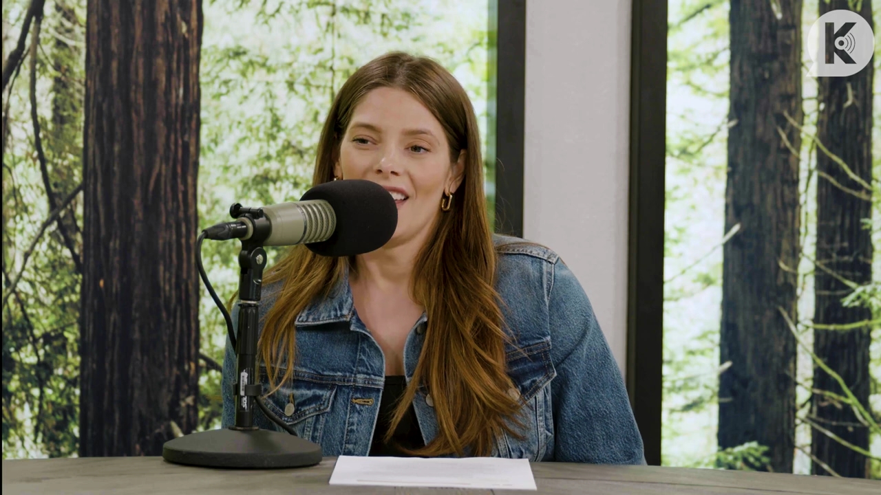 Ashley-Greene-dot-nl_TheTwilightEffect-Aflevering14EclipseRewatchPart2of3-0062.jpg