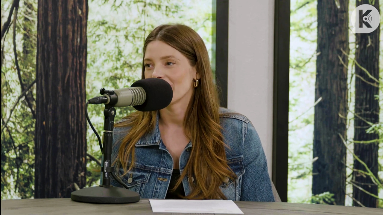 Ashley-Greene-dot-nl_TheTwilightEffect-Aflevering14EclipseRewatchPart2of3-0083.jpg