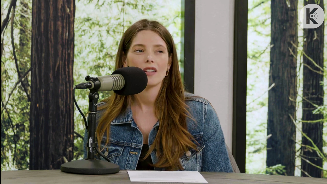 Ashley-Greene-dot-nl_TheTwilightEffect-Aflevering14EclipseRewatchPart2of3-0097.jpg