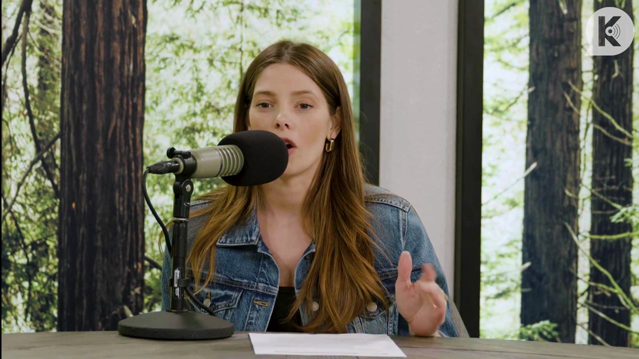 Ashley-Greene-dot-nl_TheTwilightEffect-Aflevering14EclipseRewatchPart2of3-0112.jpg