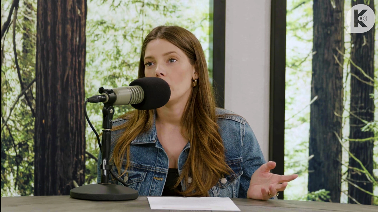 Ashley-Greene-dot-nl_TheTwilightEffect-Aflevering14EclipseRewatchPart2of3-0116.jpg