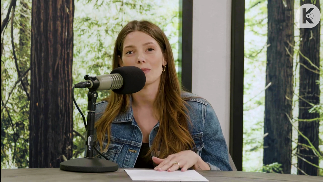 Ashley-Greene-dot-nl_TheTwilightEffect-Aflevering14EclipseRewatchPart2of3-0151.jpg Ashley-Greene-dot-nl_TheTwilightEffect-Aflevering14EclipseRewatchPart2of3-0151.jpg