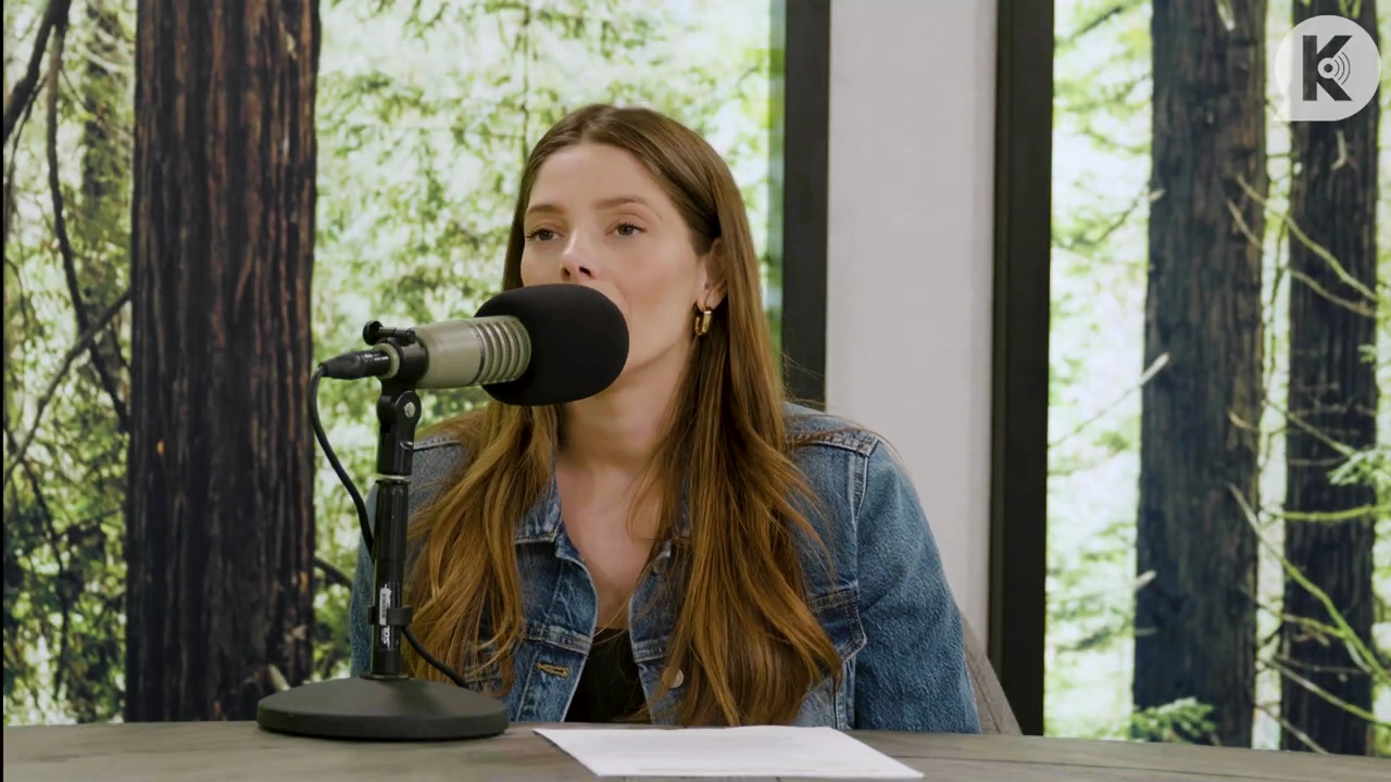 Ashley-Greene-dot-nl_TheTwilightEffect-Aflevering14EclipseRewatchPart2of3-0399.jpg