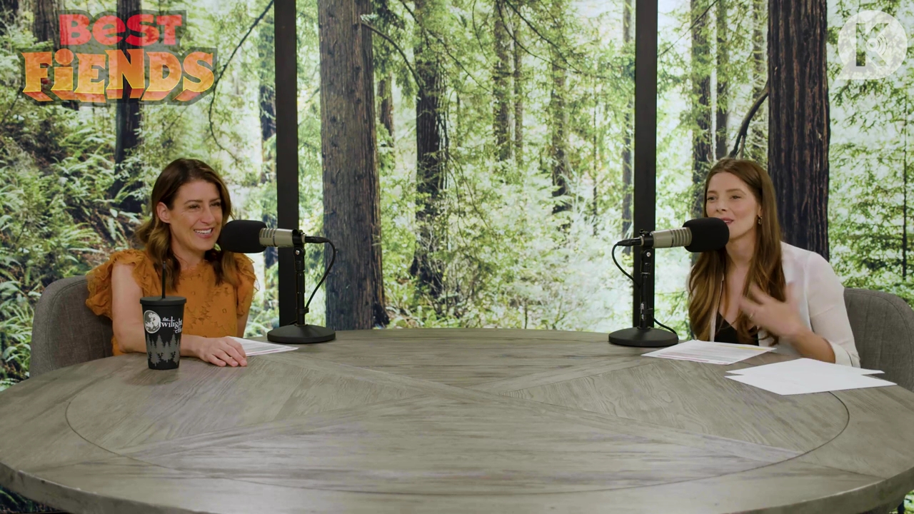 Ashley-Greene-dot-nl_TheTwilightEffect-Aflevering14EclipseRewatchPart2of3-0728.jpg Ashley-Greene-dot-nl_TheTwilightEffect-Aflevering14EclipseRewatchPart2of3-0728.jpg