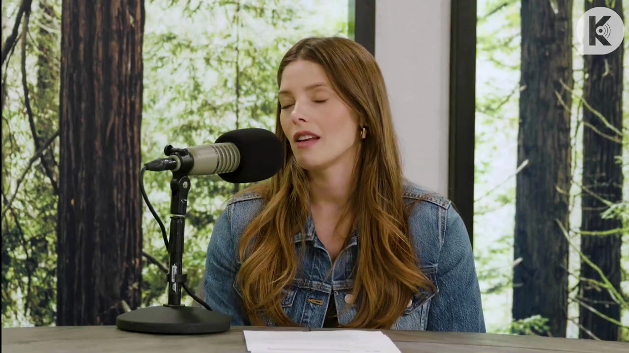 Ashley-Greene-dot-nl_TheTwilightEffect-Aflevering14EclipseRewatchPart2of3-0851.jpg Ashley-Greene-dot-nl_TheTwilightEffect-Aflevering14EclipseRewatchPart2of3-0851.jpg