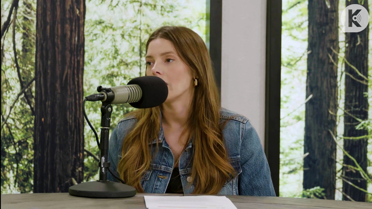 Ashley-Greene-dot-nl_TheTwilightEffect-Aflevering14EclipseRewatchPart2of3-0860.jpg Ashley-Greene-dot-nl_TheTwilightEffect-Aflevering14EclipseRewatchPart2of3-0860.jpg