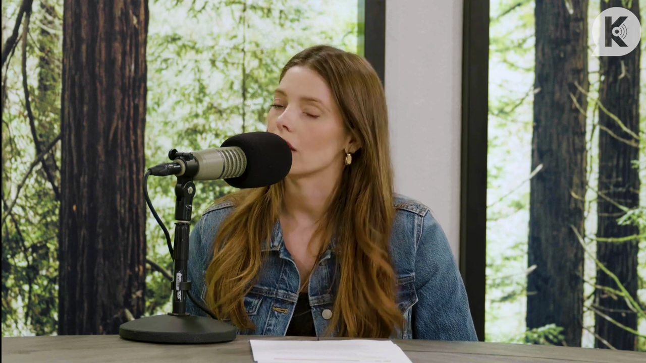 Ashley-Greene-dot-nl_TheTwilightEffect-Aflevering14EclipseRewatchPart2of3-0861.jpg Ashley-Greene-dot-nl_TheTwilightEffect-Aflevering14EclipseRewatchPart2of3-0861.jpg