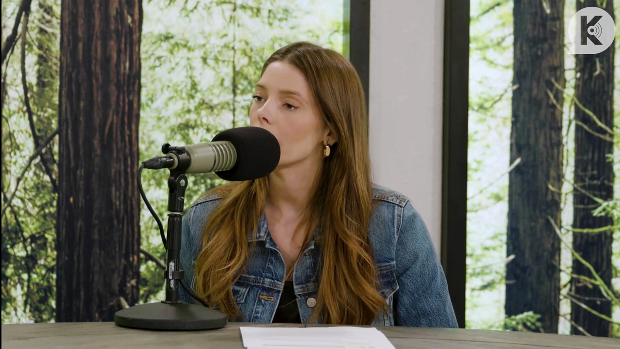 Ashley-Greene-dot-nl_TheTwilightEffect-Aflevering14EclipseRewatchPart2of3-0862.jpg Ashley-Greene-dot-nl_TheTwilightEffect-Aflevering14EclipseRewatchPart2of3-0862.jpg