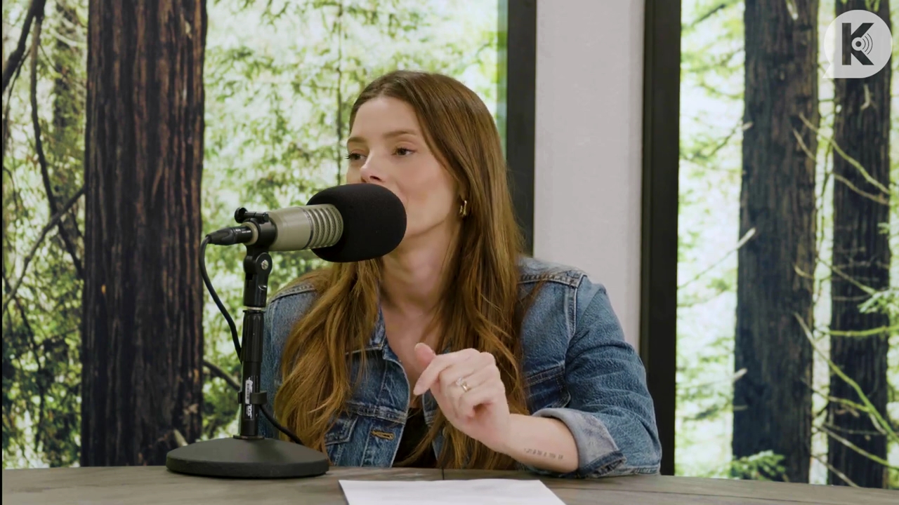 Ashley-Greene-dot-nl_TheTwilightEffect-Aflevering14EclipseRewatchPart2of3-0913.jpg Ashley-Greene-dot-nl_TheTwilightEffect-Aflevering14EclipseRewatchPart2of3-0913.jpg