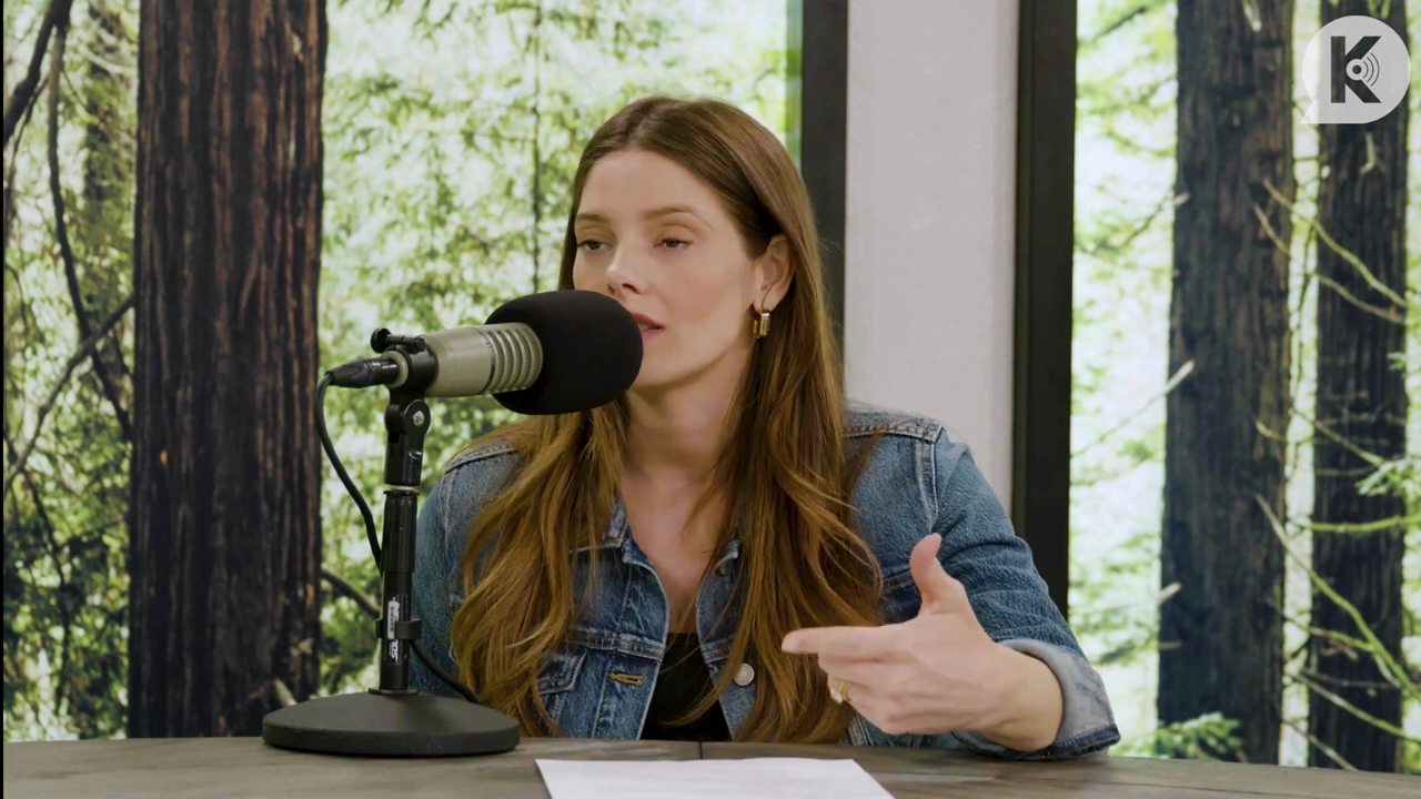 Ashley-Greene-dot-nl_TheTwilightEffect-Aflevering14EclipseRewatchPart2of3-0933.jpg Ashley-Greene-dot-nl_TheTwilightEffect-Aflevering14EclipseRewatchPart2of3-0933.jpg