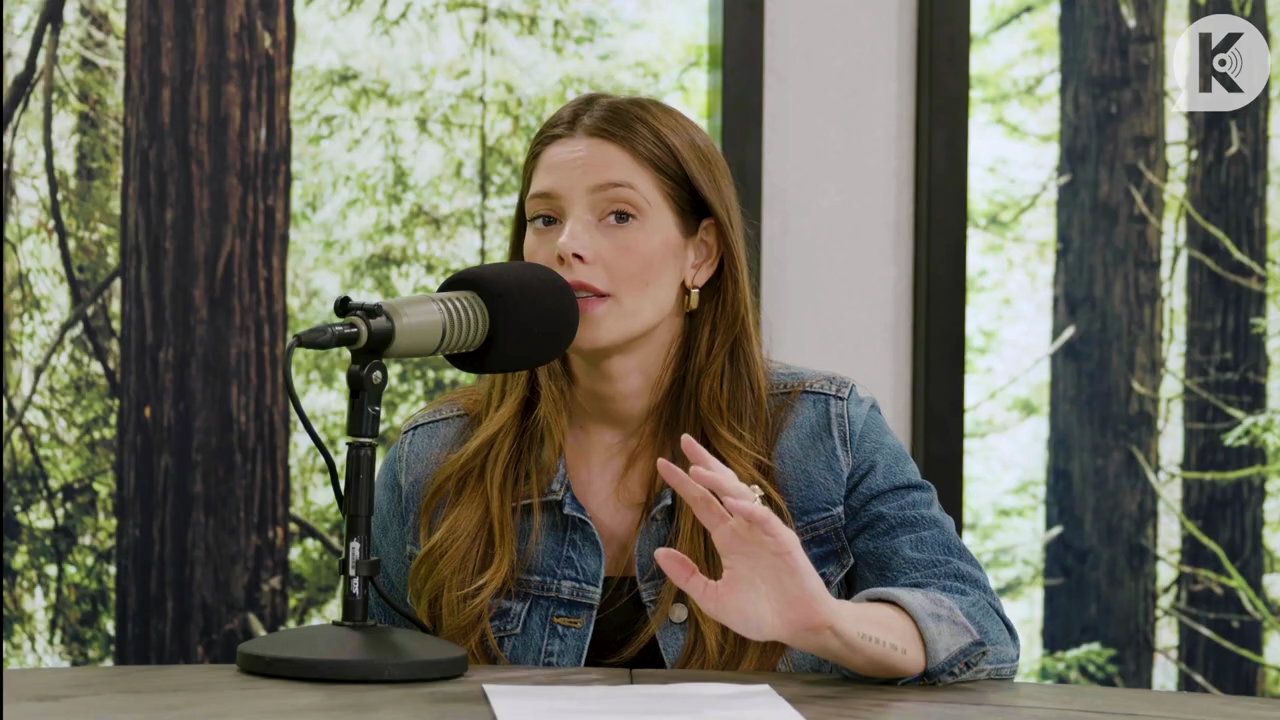 Ashley-Greene-dot-nl_TheTwilightEffect-Aflevering14EclipseRewatchPart2of3-0939.jpg Ashley-Greene-dot-nl_TheTwilightEffect-Aflevering14EclipseRewatchPart2of3-0939.jpg