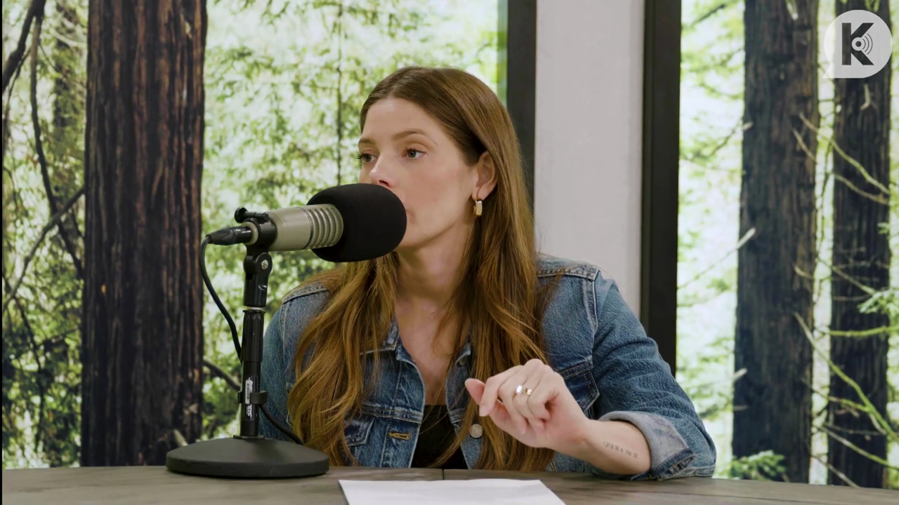 Ashley-Greene-dot-nl_TheTwilightEffect-Aflevering14EclipseRewatchPart2of3-0941.jpg Ashley-Greene-dot-nl_TheTwilightEffect-Aflevering14EclipseRewatchPart2of3-0941.jpg