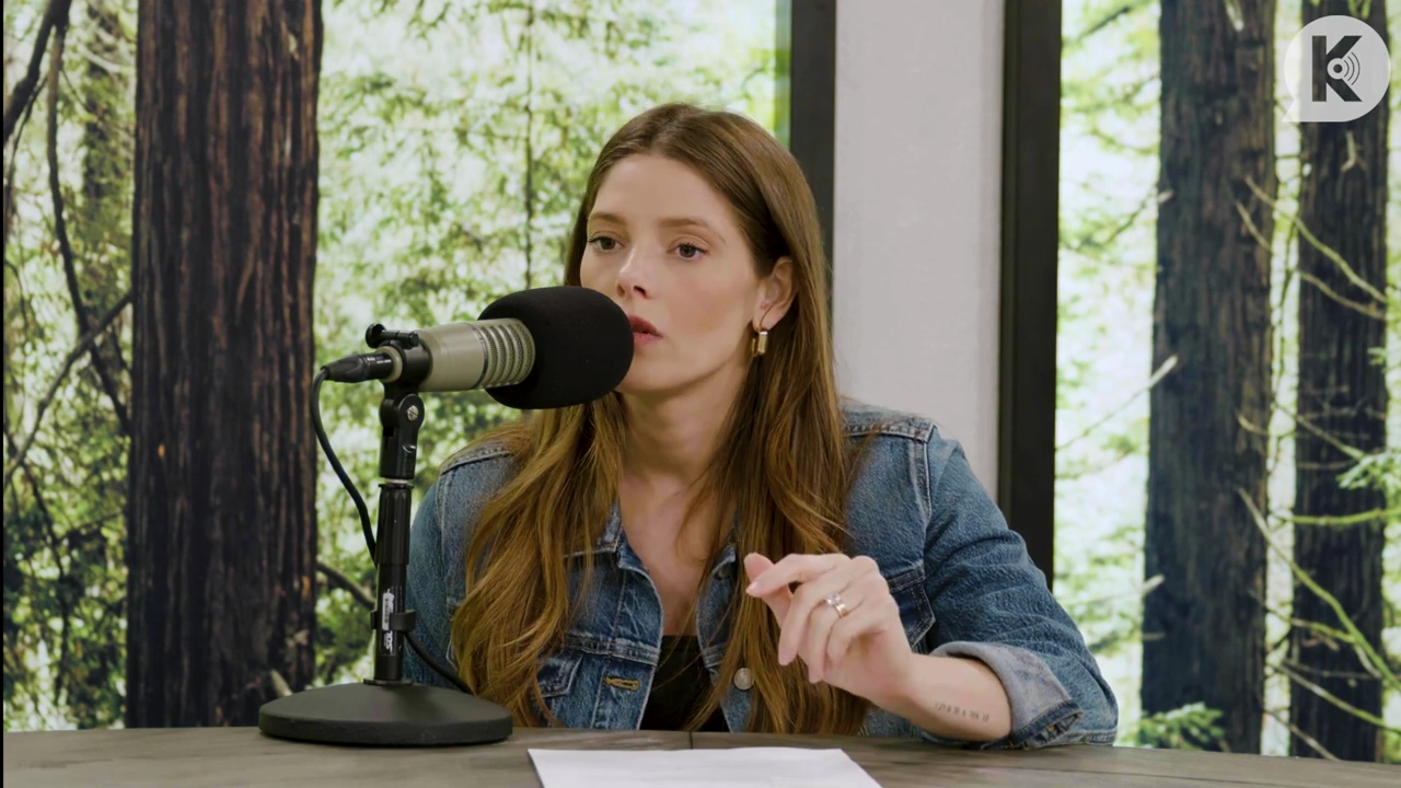 Ashley-Greene-dot-nl_TheTwilightEffect-Aflevering14EclipseRewatchPart2of3-0949.jpg Ashley-Greene-dot-nl_TheTwilightEffect-Aflevering14EclipseRewatchPart2of3-0949.jpg