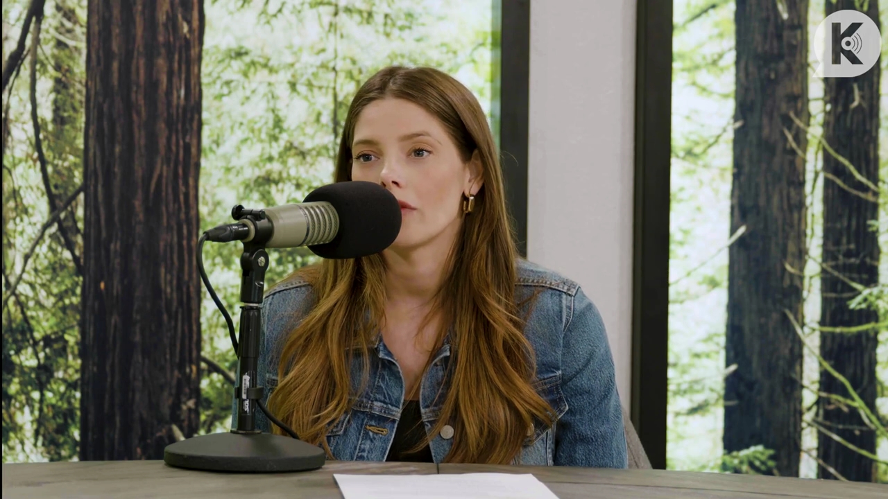 Ashley-Greene-dot-nl_TheTwilightEffect-Aflevering14EclipseRewatchPart2of3-1000.jpg Ashley-Greene-dot-nl_TheTwilightEffect-Aflevering14EclipseRewatchPart2of3-1000.jpg