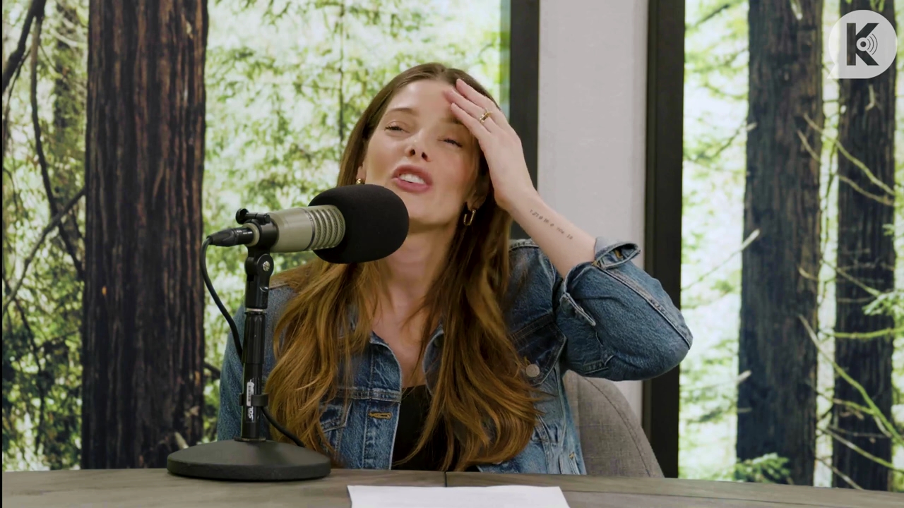 Ashley-Greene-dot-nl_TheTwilightEffect-Aflevering14EclipseRewatchPart2of3-1124.jpg