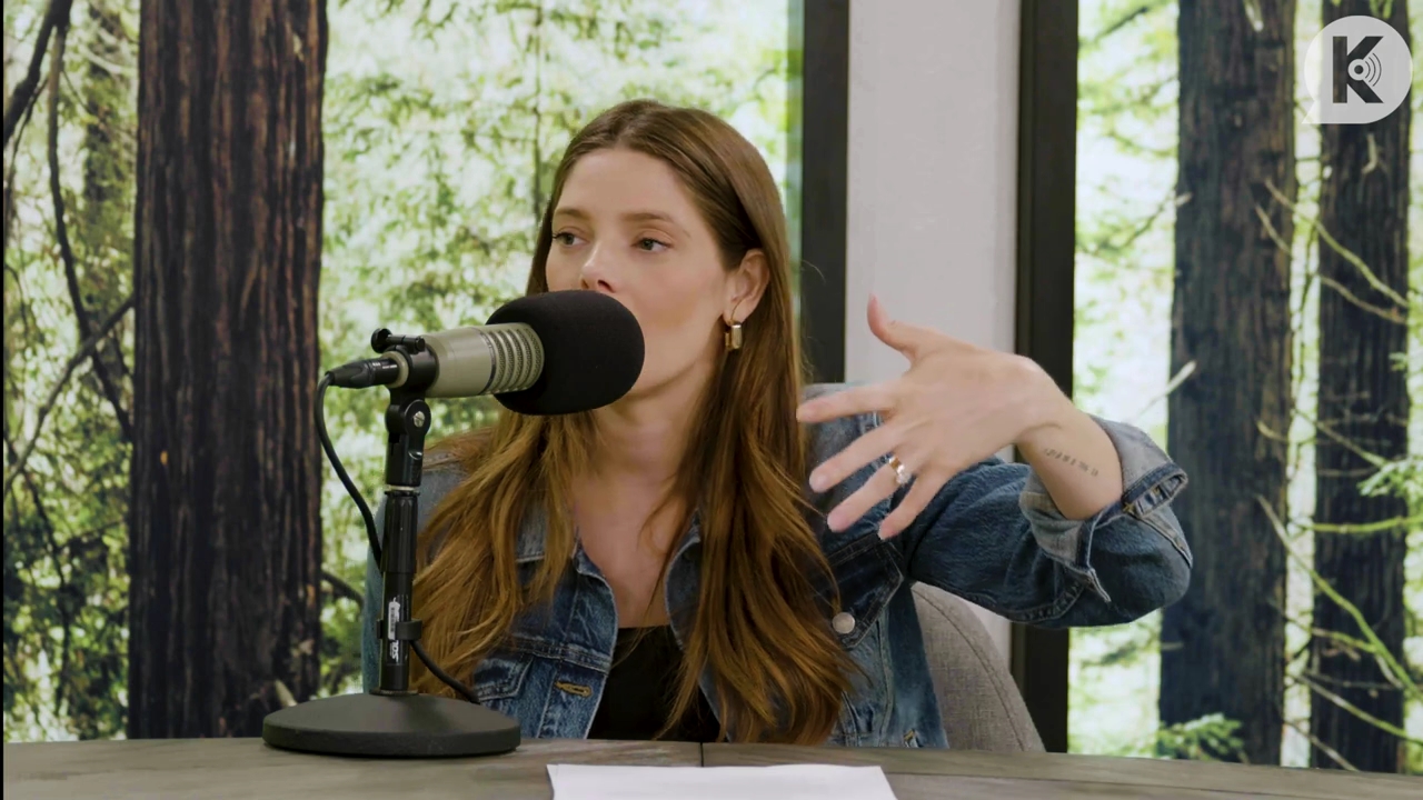 Ashley-Greene-dot-nl_TheTwilightEffect-Aflevering14EclipseRewatchPart2of3-1183.jpg