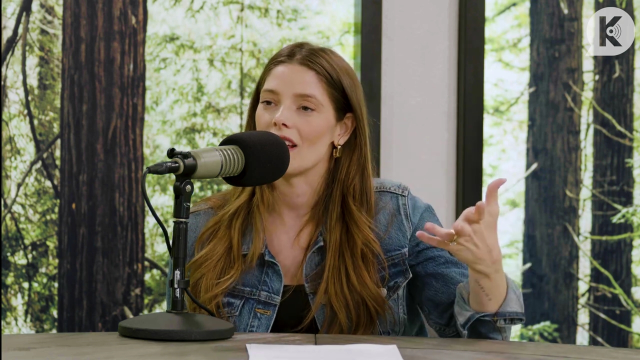Ashley-Greene-dot-nl_TheTwilightEffect-Aflevering14EclipseRewatchPart2of3-1184.jpg