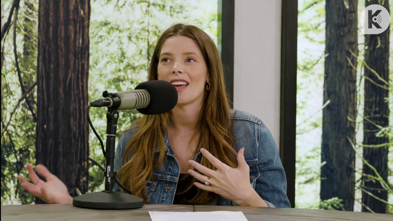 Ashley-Greene-dot-nl_TheTwilightEffect-Aflevering14EclipseRewatchPart2of3-1221.jpg Ashley-Greene-dot-nl_TheTwilightEffect-Aflevering14EclipseRewatchPart2of3-1221.jpg