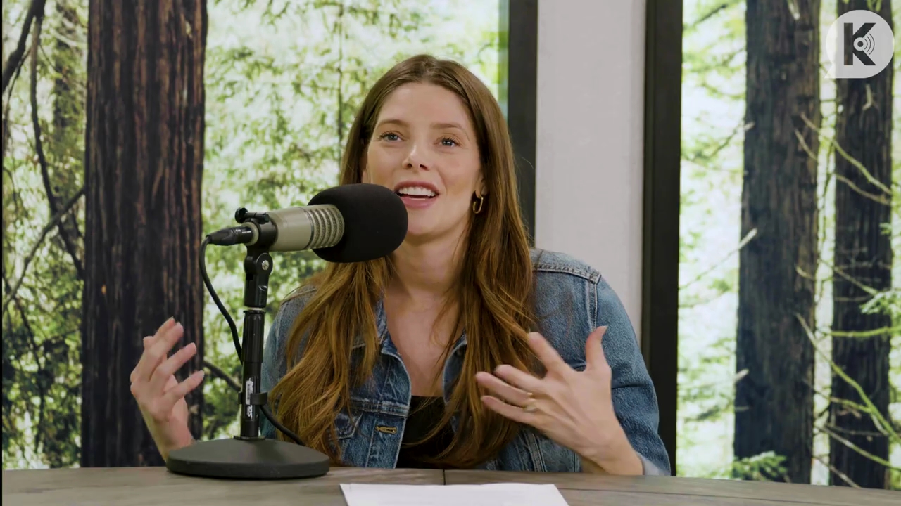 Ashley-Greene-dot-nl_TheTwilightEffect-Aflevering14EclipseRewatchPart2of3-1222.jpg Ashley-Greene-dot-nl_TheTwilightEffect-Aflevering14EclipseRewatchPart2of3-1222.jpg