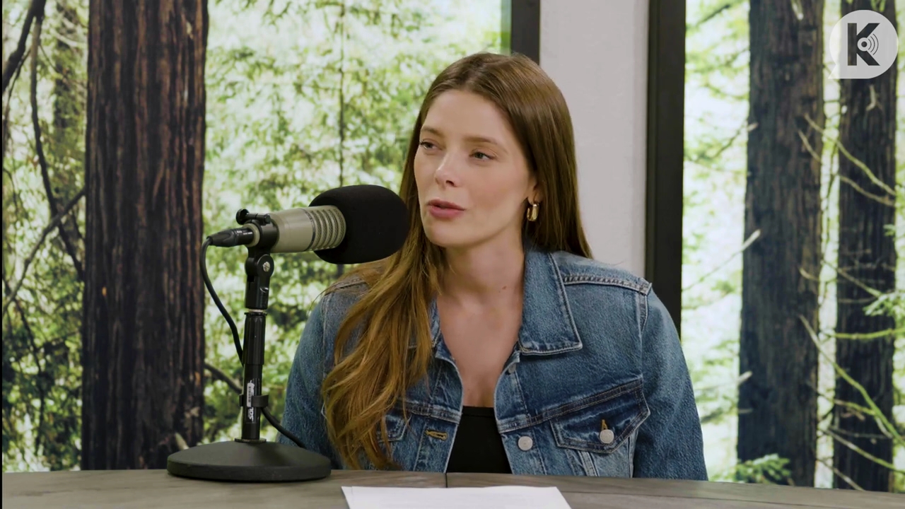 Ashley-Greene-dot-nl_TheTwilightEffect-Aflevering14EclipseRewatchPart2of3-1263.jpg