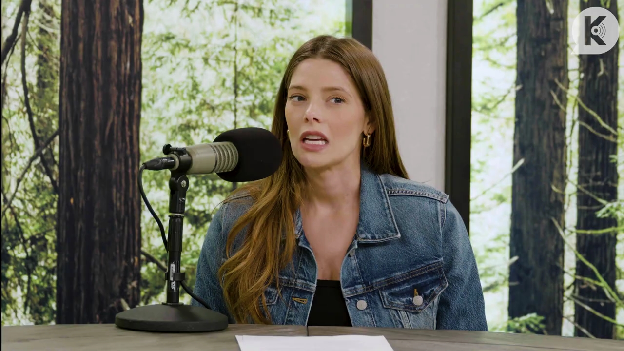 Ashley-Greene-dot-nl_TheTwilightEffect-Aflevering14EclipseRewatchPart2of3-1267.jpg