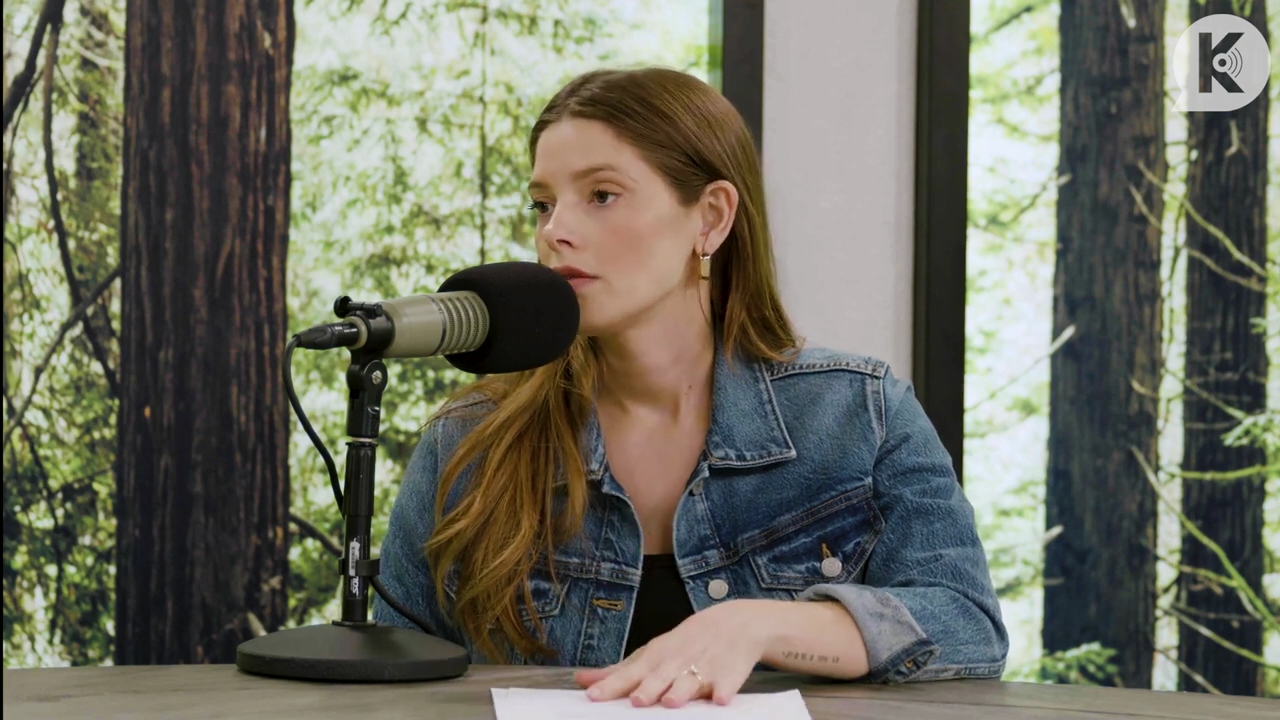Ashley-Greene-dot-nl_TheTwilightEffect-Aflevering14EclipseRewatchPart2of3-1292.jpg
