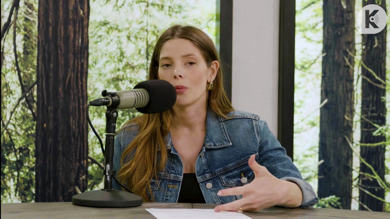Ashley-Greene-dot-nl_TheTwilightEffect-Aflevering14EclipseRewatchPart2of3-1307.jpg