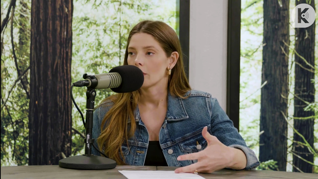 Ashley-Greene-dot-nl_TheTwilightEffect-Aflevering14EclipseRewatchPart2of3-1312.jpg
