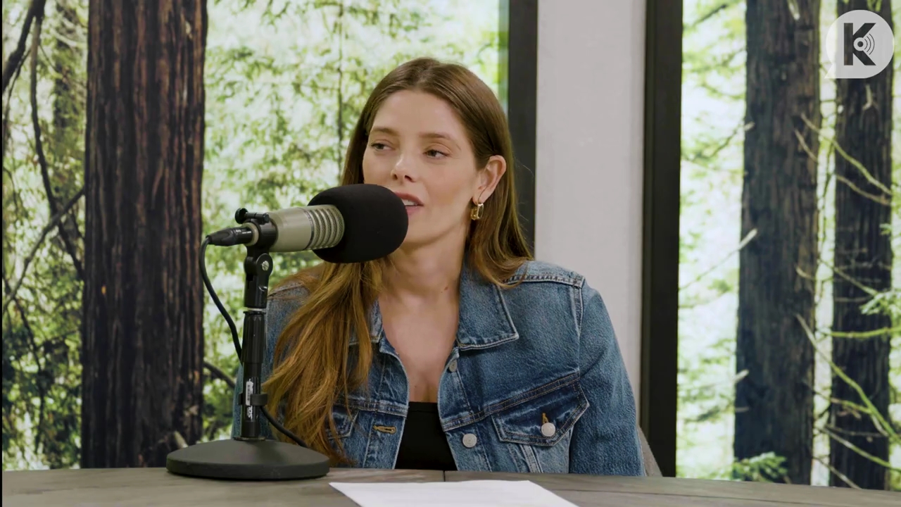 Ashley-Greene-dot-nl_TheTwilightEffect-Aflevering14EclipseRewatchPart2of3-1325.jpg