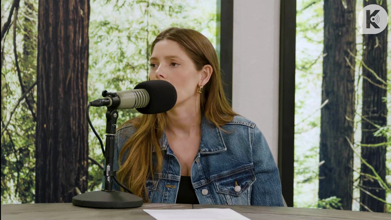 Ashley-Greene-dot-nl_TheTwilightEffect-Aflevering14EclipseRewatchPart2of3-1367.jpg Ashley-Greene-dot-nl_TheTwilightEffect-Aflevering14EclipseRewatchPart2of3-1367.jpg