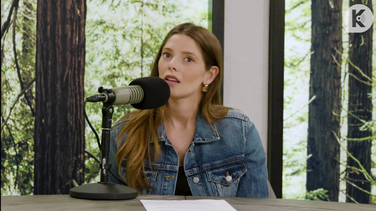 Ashley-Greene-dot-nl_TheTwilightEffect-Aflevering14EclipseRewatchPart2of3-1449.jpg Ashley-Greene-dot-nl_TheTwilightEffect-Aflevering14EclipseRewatchPart2of3-1449.jpg