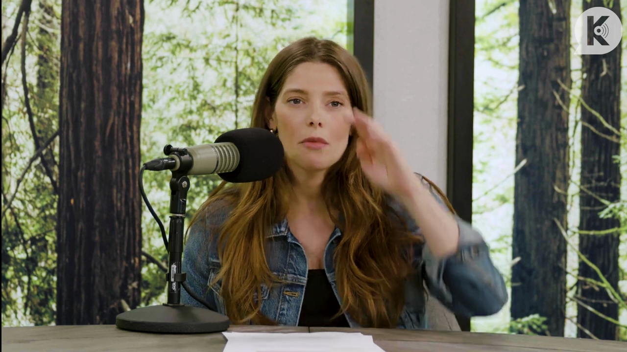 Ashley-Greene-dot-nl_TheTwilightEffect-Aflevering14EclipseRewatchPart2of3-1658.jpg