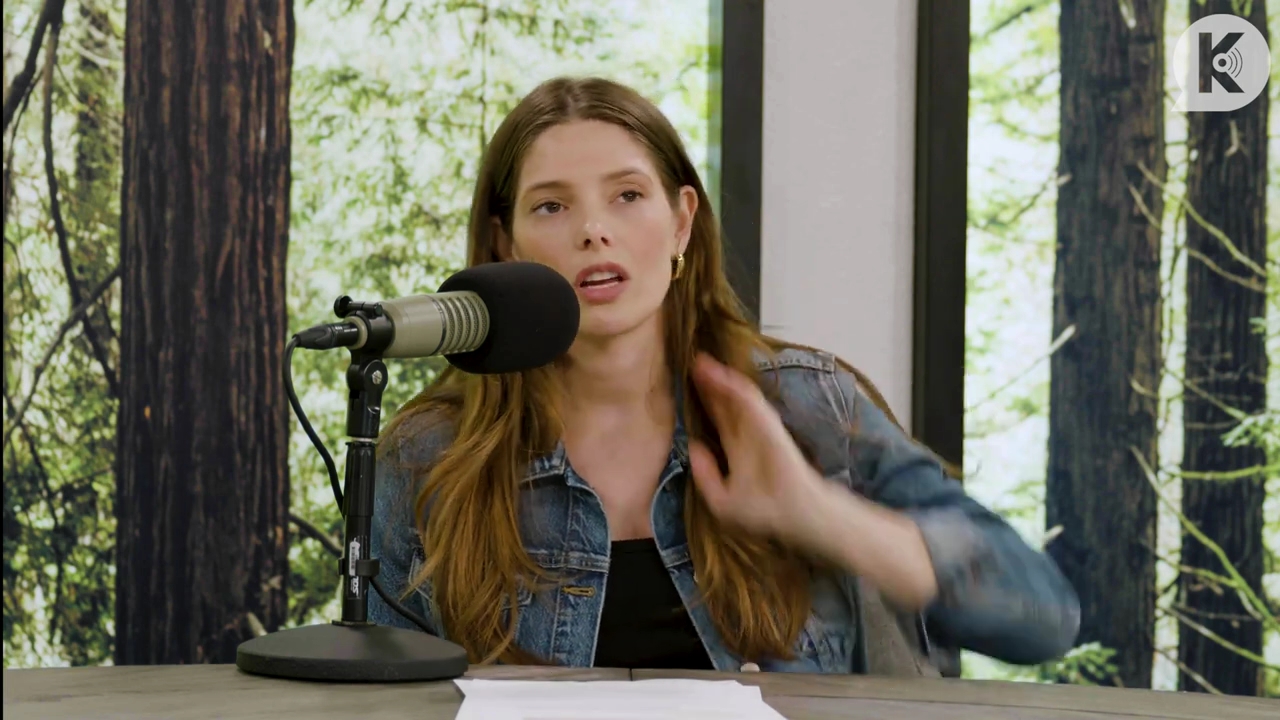 Ashley-Greene-dot-nl_TheTwilightEffect-Aflevering14EclipseRewatchPart2of3-1659.jpg