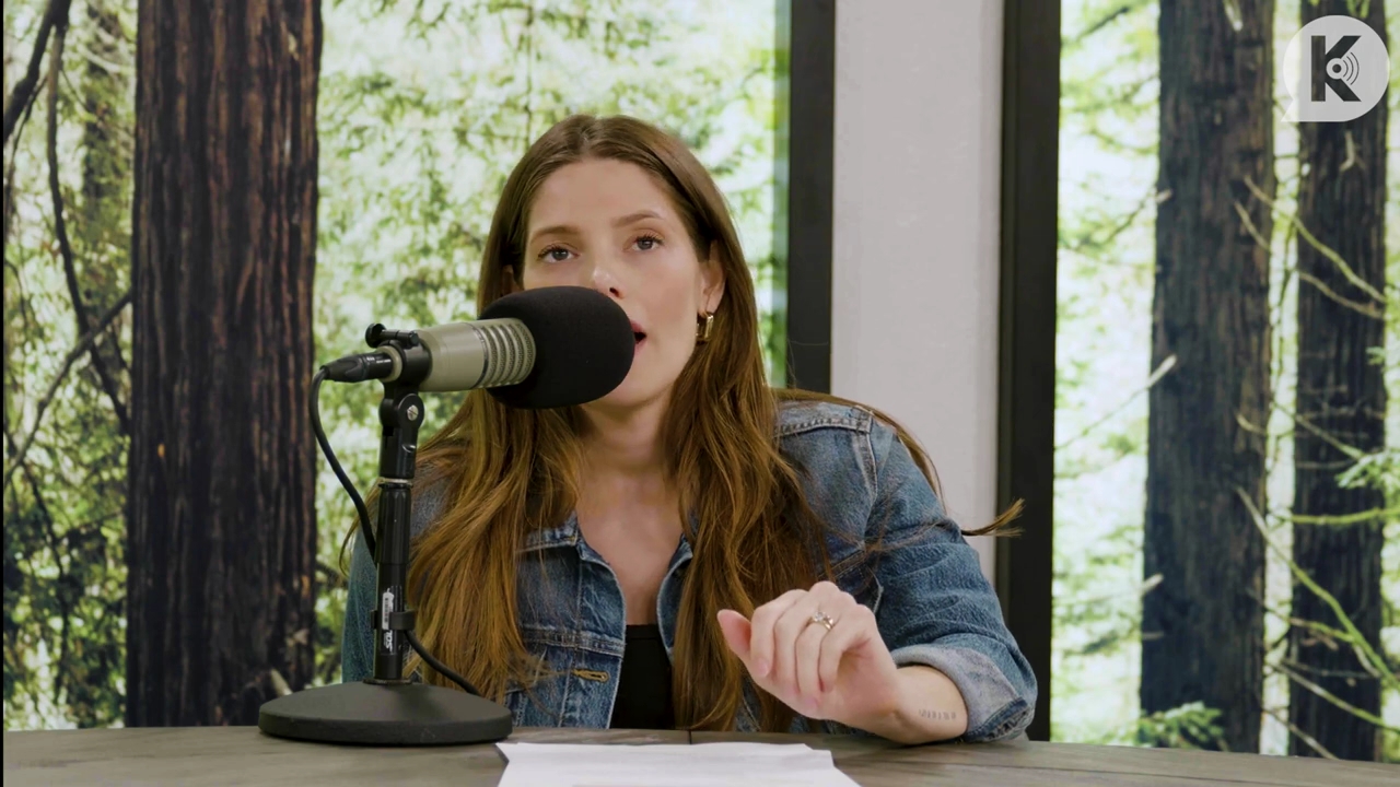 Ashley-Greene-dot-nl_TheTwilightEffect-Aflevering14EclipseRewatchPart2of3-1673.jpg