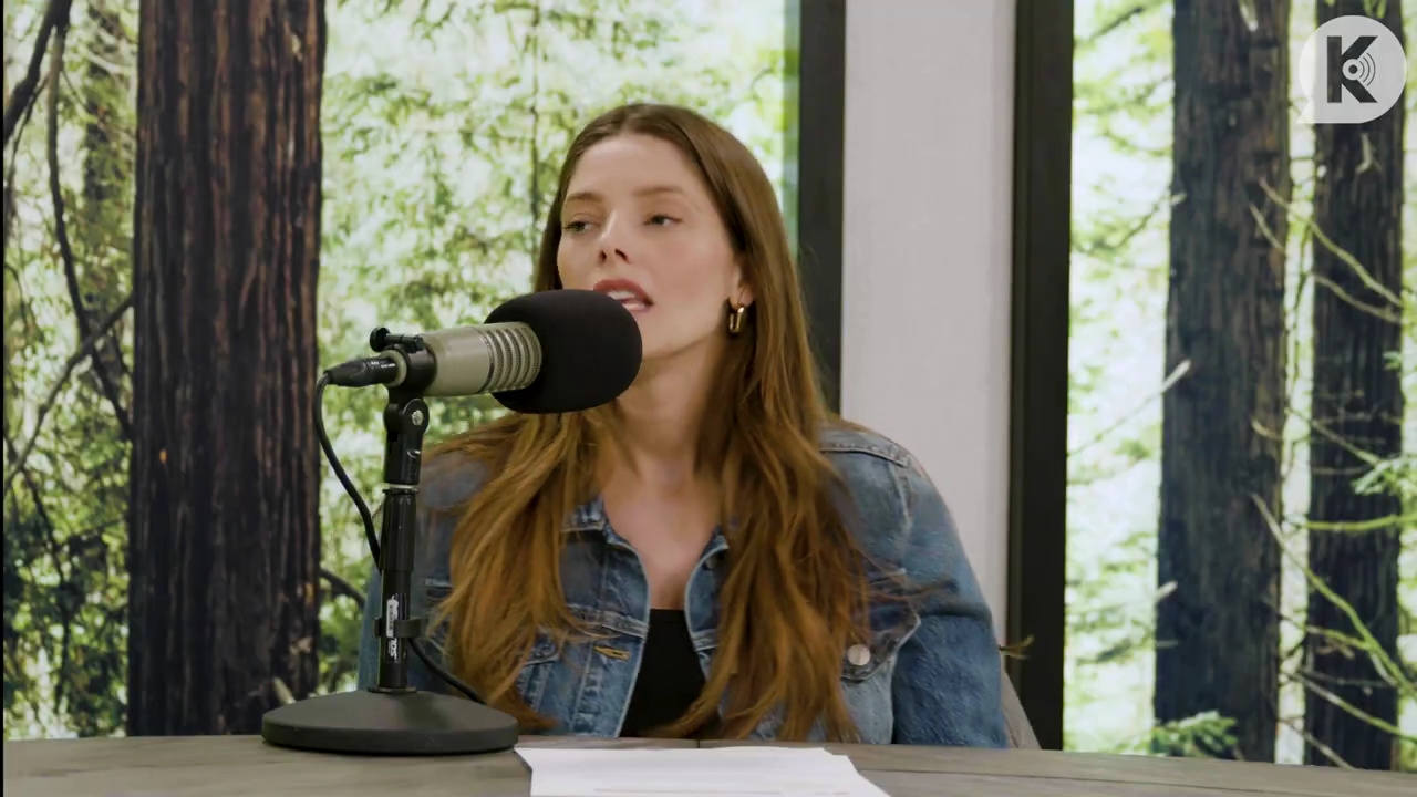 Ashley-Greene-dot-nl_TheTwilightEffect-Aflevering14EclipseRewatchPart2of3-1685.jpg Ashley-Greene-dot-nl_TheTwilightEffect-Aflevering14EclipseRewatchPart2of3-1685.jpg