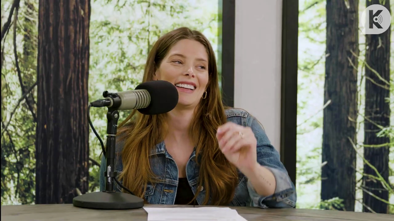 Ashley-Greene-dot-nl_TheTwilightEffect-Aflevering14EclipseRewatchPart2of3-1702.jpg