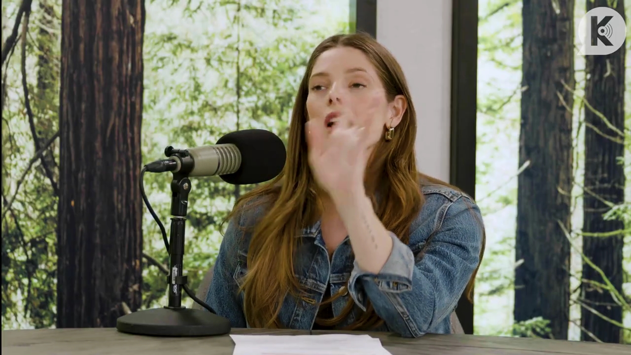 Ashley-Greene-dot-nl_TheTwilightEffect-Aflevering14EclipseRewatchPart2of3-1713.jpg