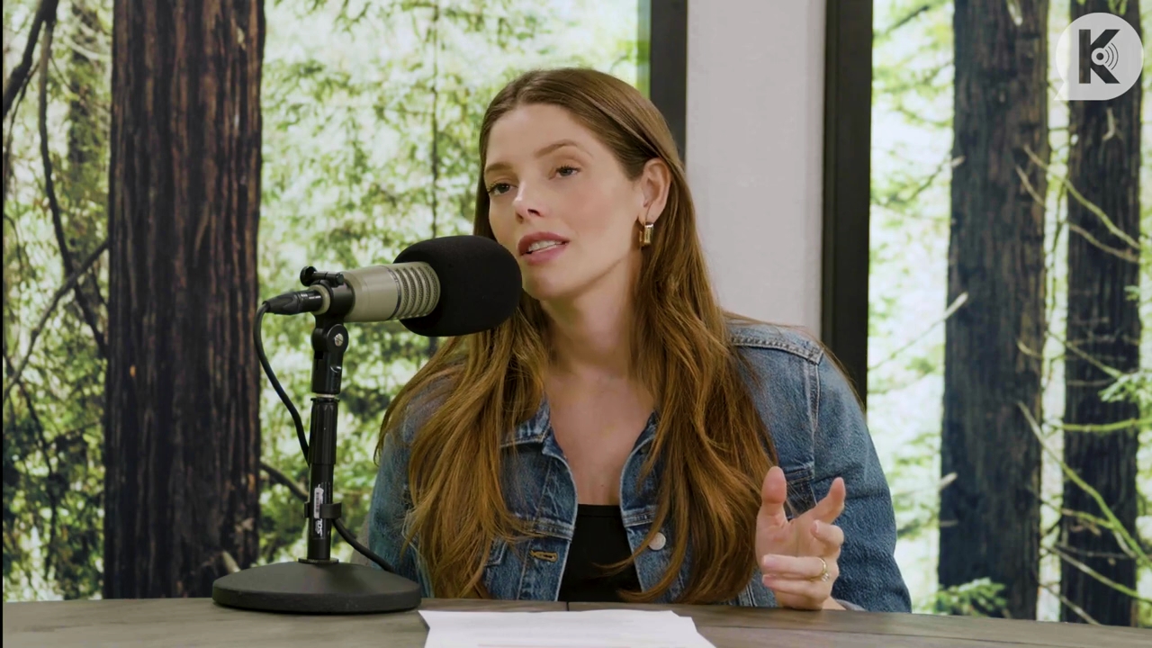 Ashley-Greene-dot-nl_TheTwilightEffect-Aflevering14EclipseRewatchPart2of3-1720.jpg